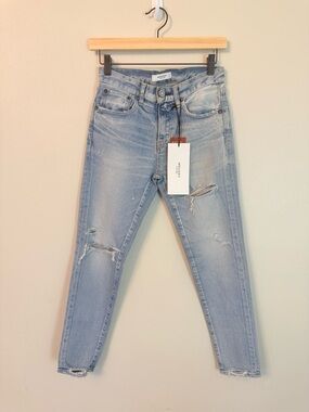 Moussy Vintage Qualls Skinny Jeans NWT Light Wash Distressed Cropped Size 24
